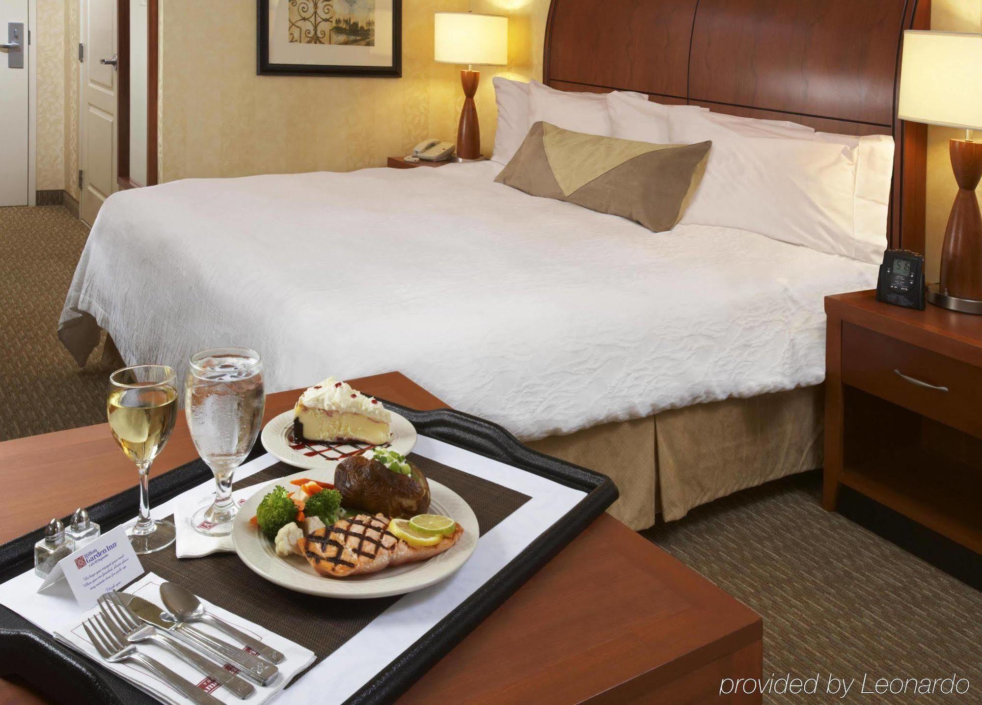 Hilton Garden Inn Shirlington Arlington Szoba fotó